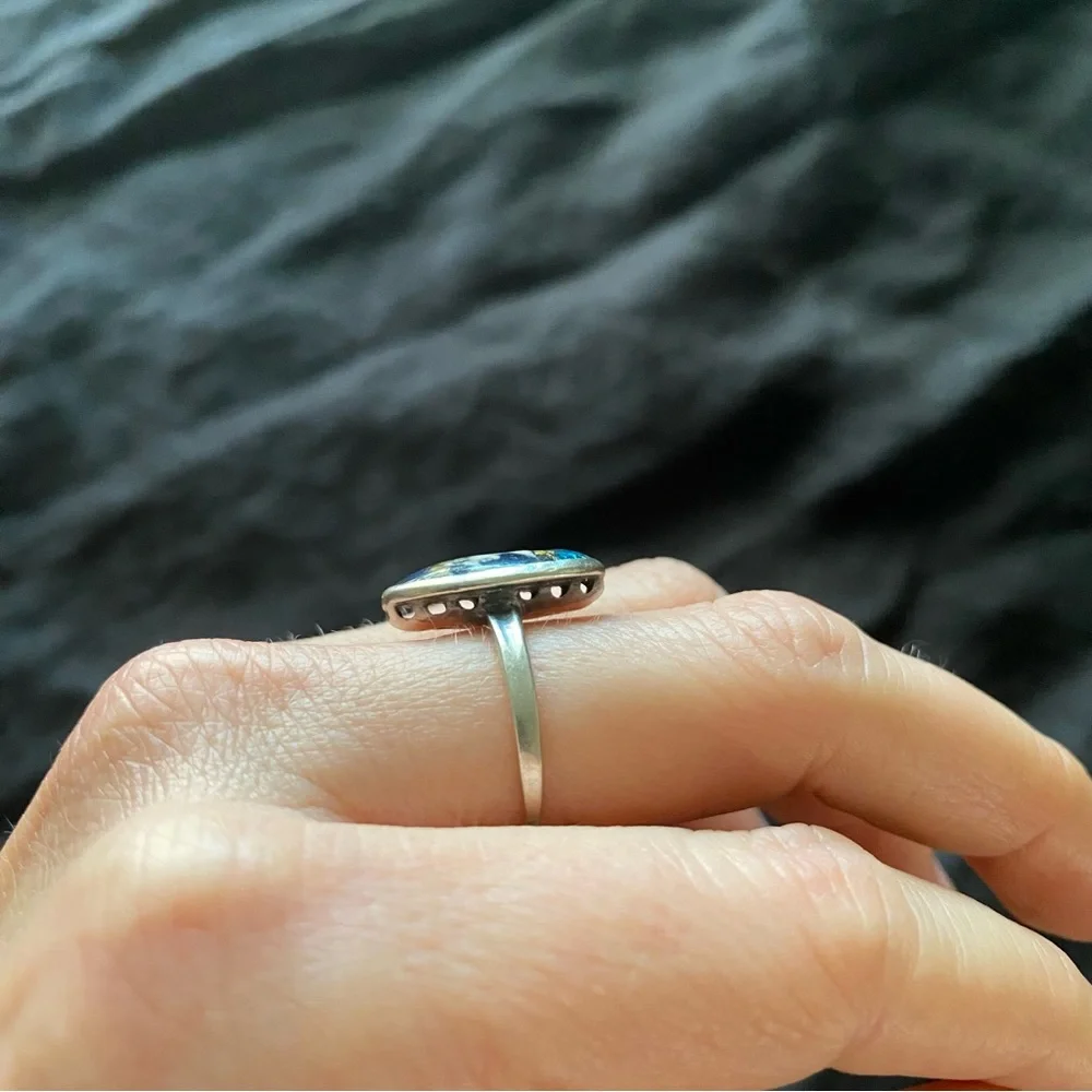 Vintage French Enamel Ring with Bohemian Woman - Picture 7 of 9